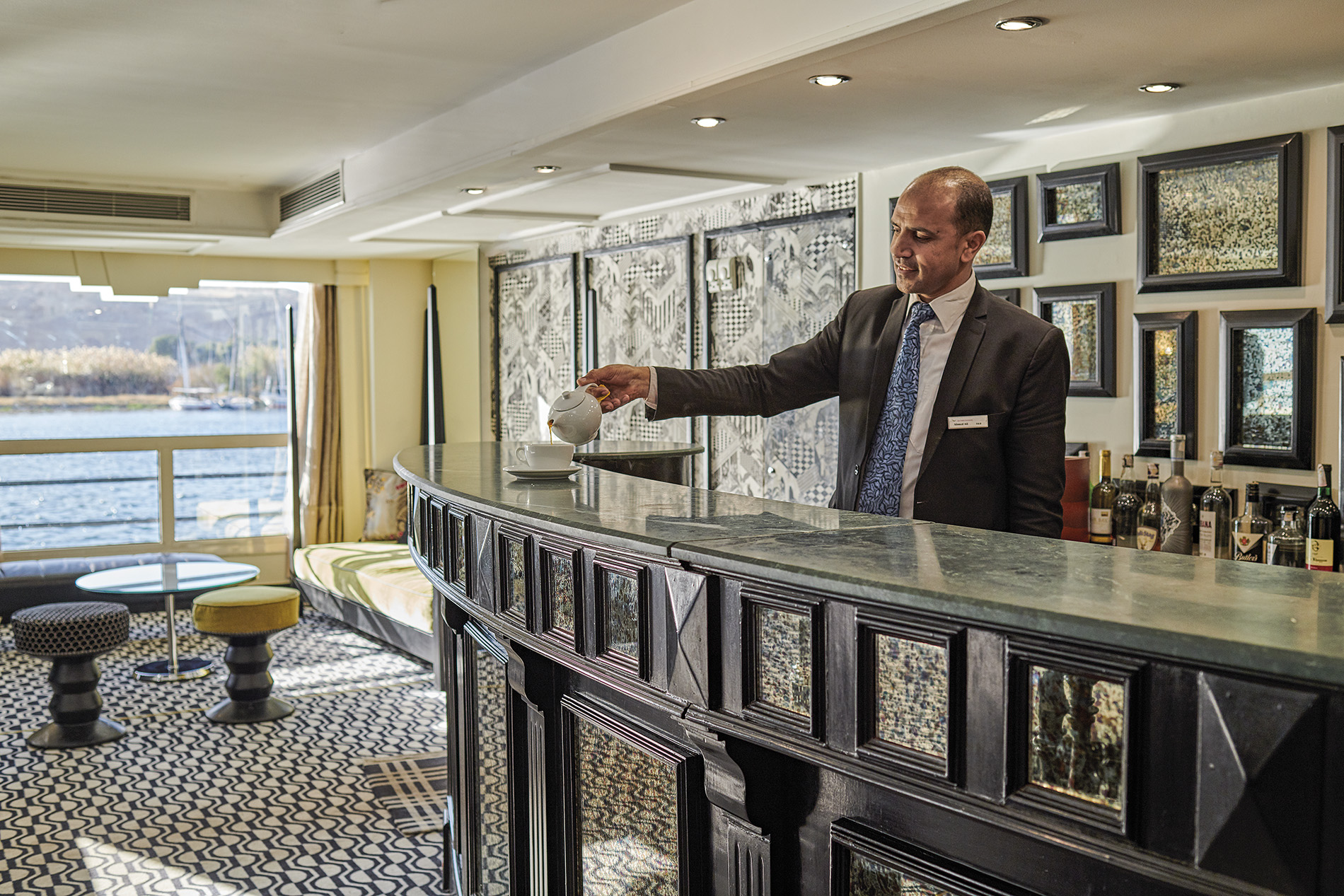 Emerald Waterways - MS Hamees - Lounge Bar.jpg